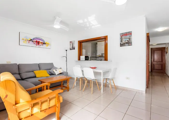 Seres 212 Los Cristianos (Tenerife)