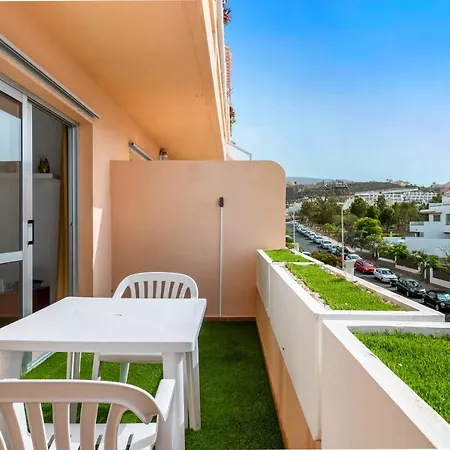 Apartment Seres 212
